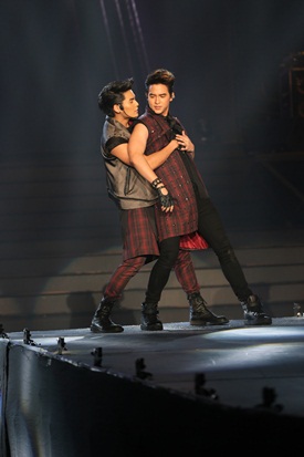 คอนเสิร์ต หล่อมากมาก