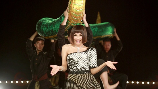 ชาย เมืองสิงห์ feat. จินตหรา พูนลาภ MV เพลง ชะทิงนองนอย