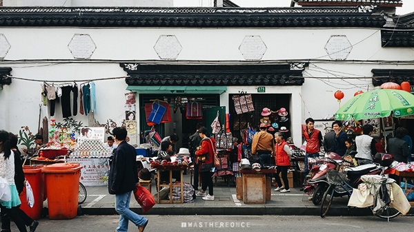 ท่องเที่ยว