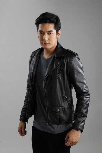 กุหลาบเล่นไฟ