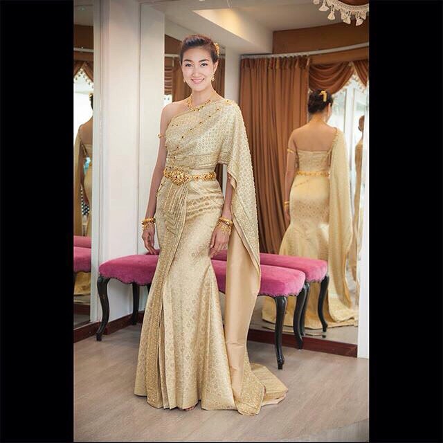 แพนเค้ก ลองชุดไทยจาก finale wedding สงสัยเตรียมแต่งงาน !?