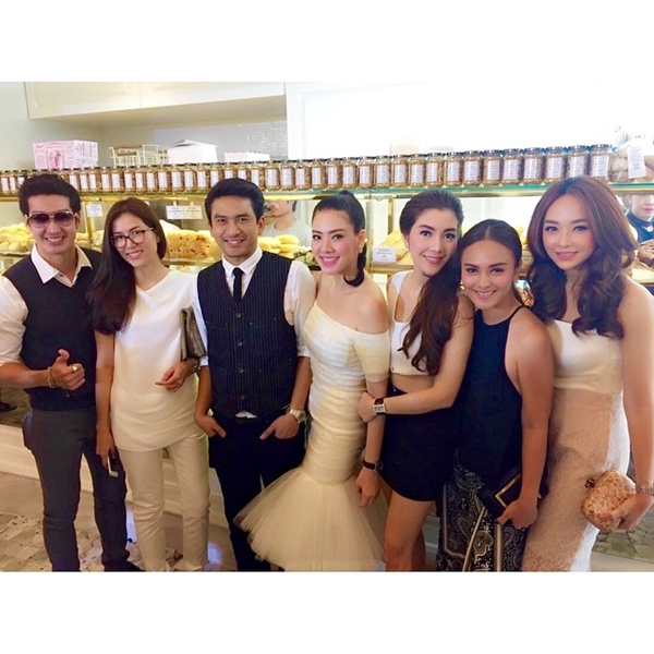 ป๋อ เอ๋ ร่วมเปิดร้านอาหารและเบเกอรี่สไตล์อิตาเลี่ยน White Story