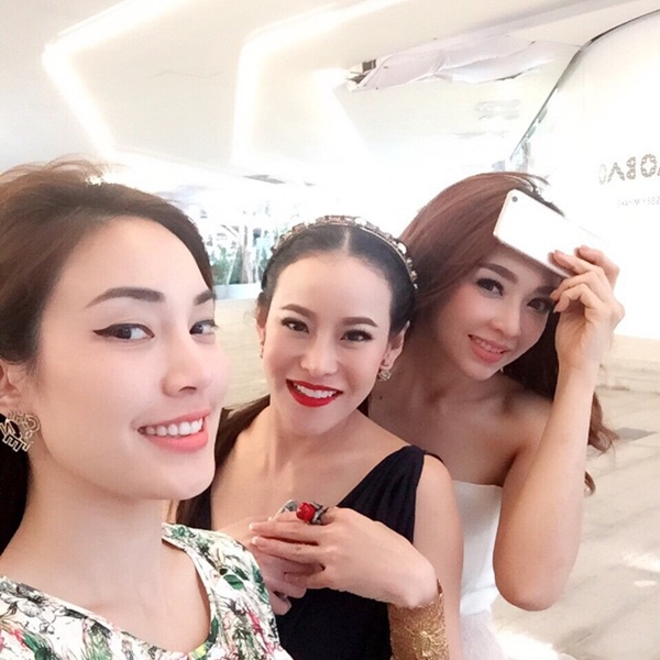 ป๋อ เอ๋ ร่วมเปิดร้านอาหารและเบเกอรี่สไตล์อิตาเลี่ยน White Story