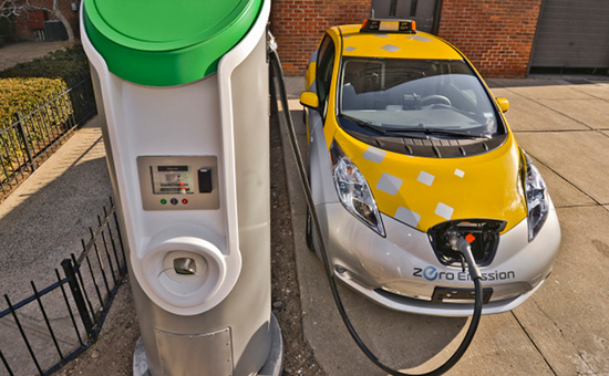 นิวยอร์คทดลองใช้รถพลังงานไฟฟ้า Nissan Leaf  เป็นแท็กซี่