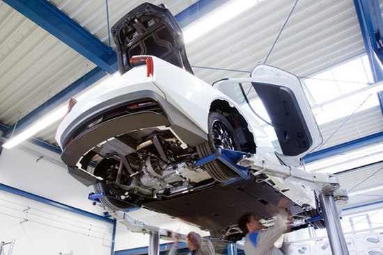 เผยโฉมยนตรกรรมเหนือชั้นสุดประหยัดกับ Volkswagen XL1