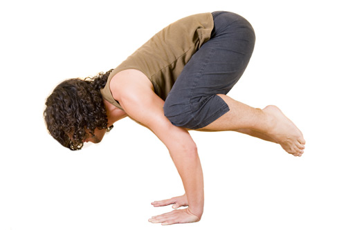 5 ท่าโยคะสุดหินเพื่อสุขภาพสำหรับหนุ่ม ๆ