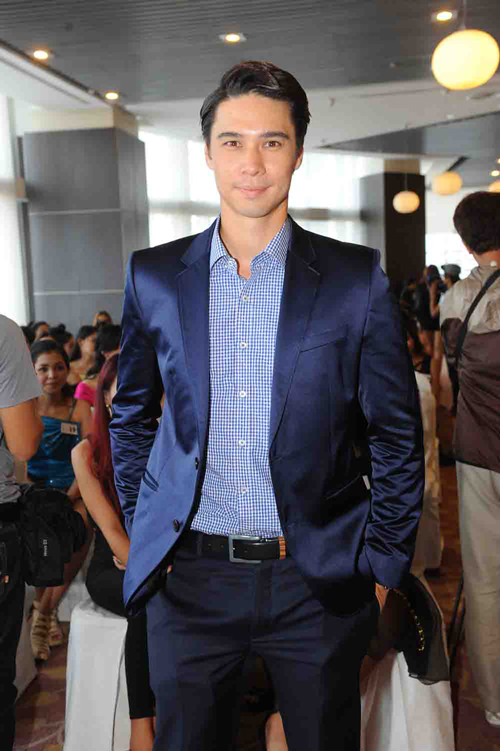 แมทธิว ดีน นักร้องนักแสดง  คณะกรรมการคัดเลือก