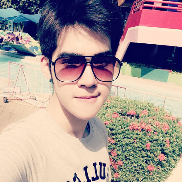 เฟิร์ส สุรศักดิ์ ชัชวาลโชติกุล