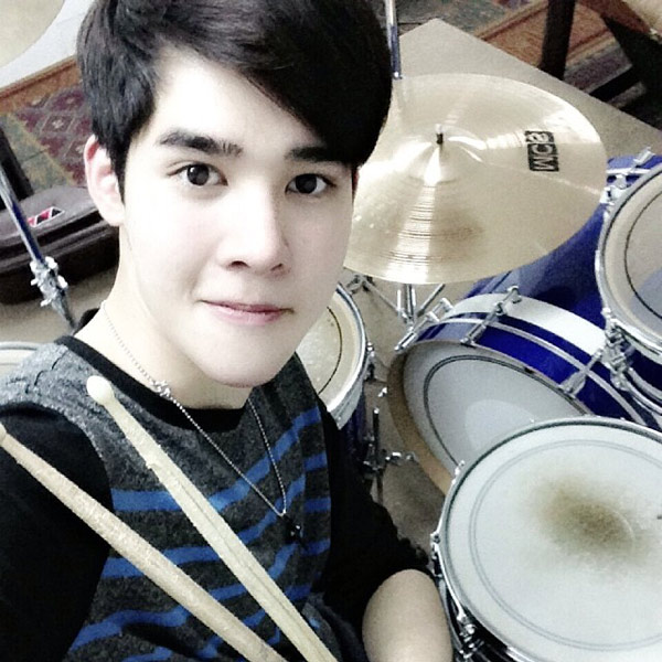 เฟิร์ส สุรศักดิ์ ชัชวาลโชติกุล