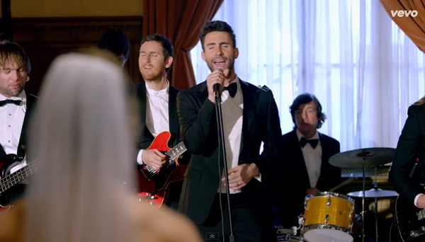 Maroon 5 Sugar MV