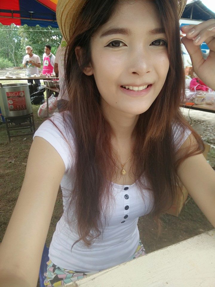 น้องม๊อบ