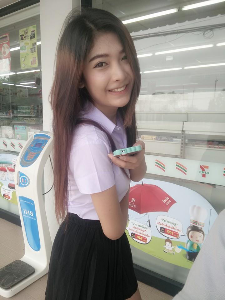 น้องม๊อบ