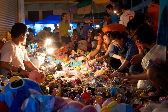 ตลาดคลองถม