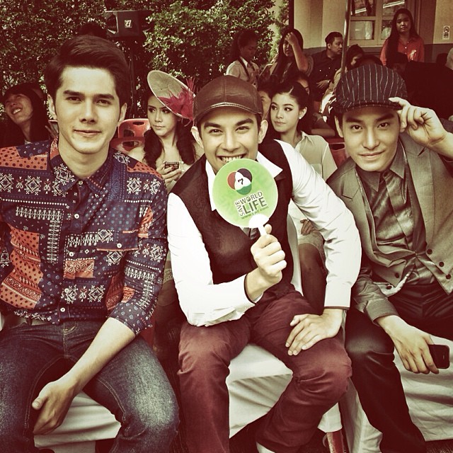 คือหัตถาครองพิภพ