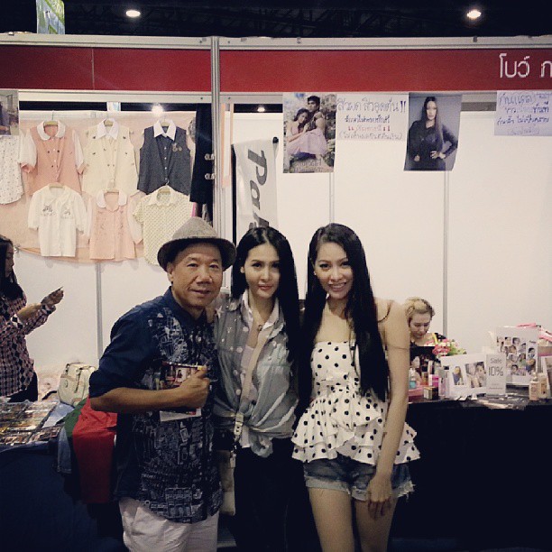 แอนนา ชวนชื่น กับลูกสาว