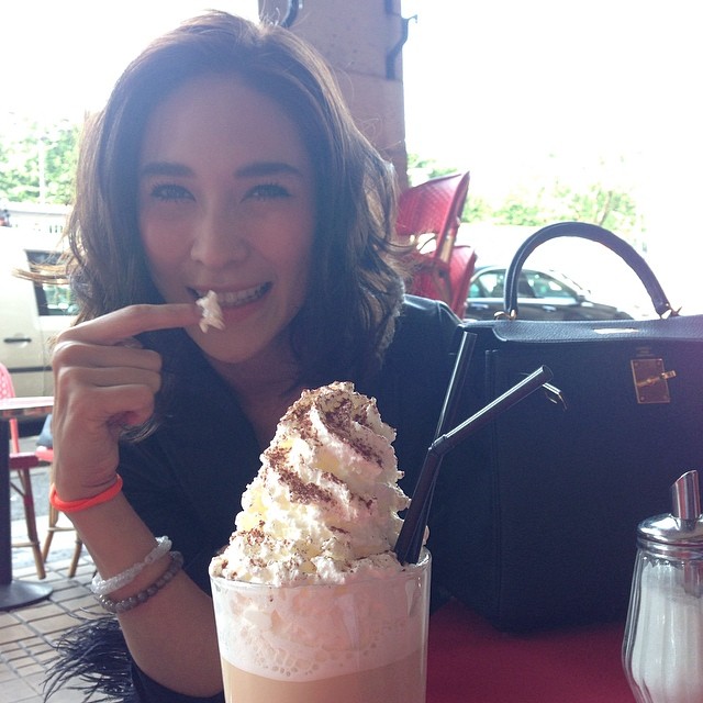 พลอย เฌอมาลย์