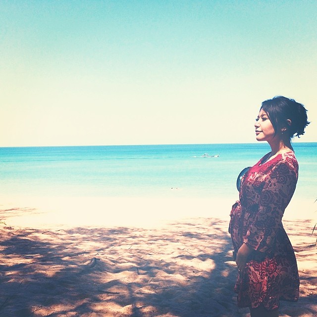 จอห์น วิญญู ควงภรรยาสาว แพร ชุติมา เที่ยวทะเล