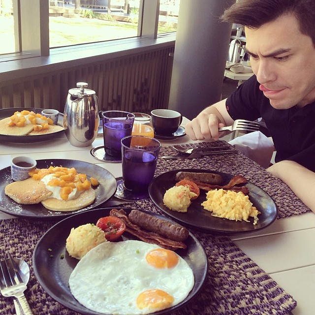 จอห์น วิญญู ควงภรรยาสาว แพร ชุติมา เที่ยวทะเล