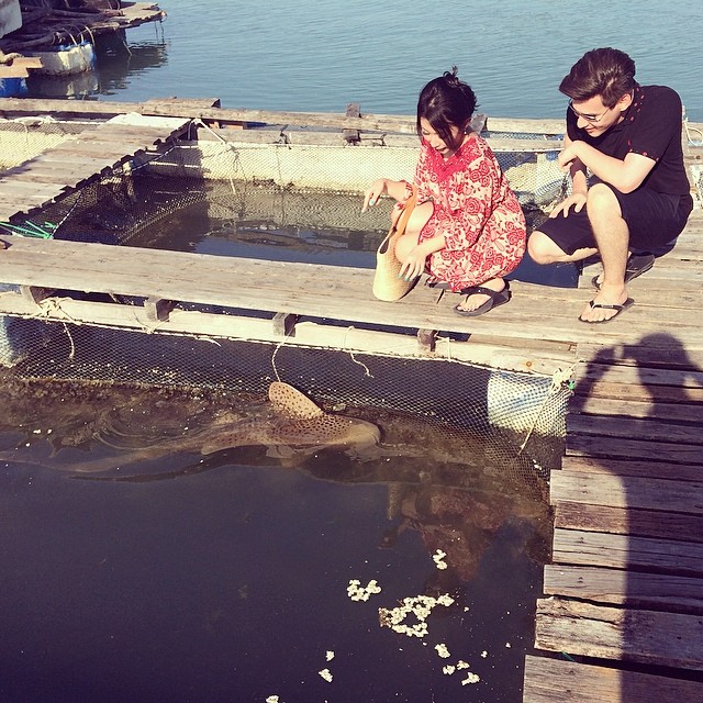 จอห์น วิญญู ควงภรรยาสาว แพร ชุติมา เที่ยวทะเล