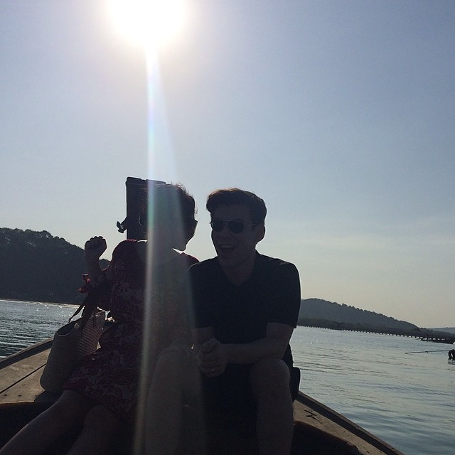 จอห์น วิญญู ควงภรรยาสาว แพร ชุติมา เที่ยวทะเล