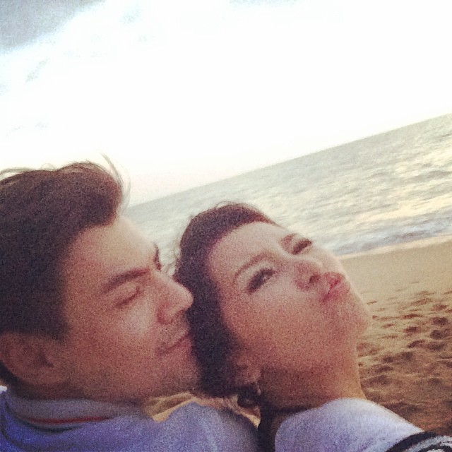 จอห์น วิญญู ควงภรรยาสาว แพร ชุติมา เที่ยวทะเล