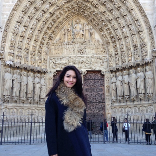 มิว นิษฐา เที่ยวสเปน ฝรั่งเศส กับครอบครัว