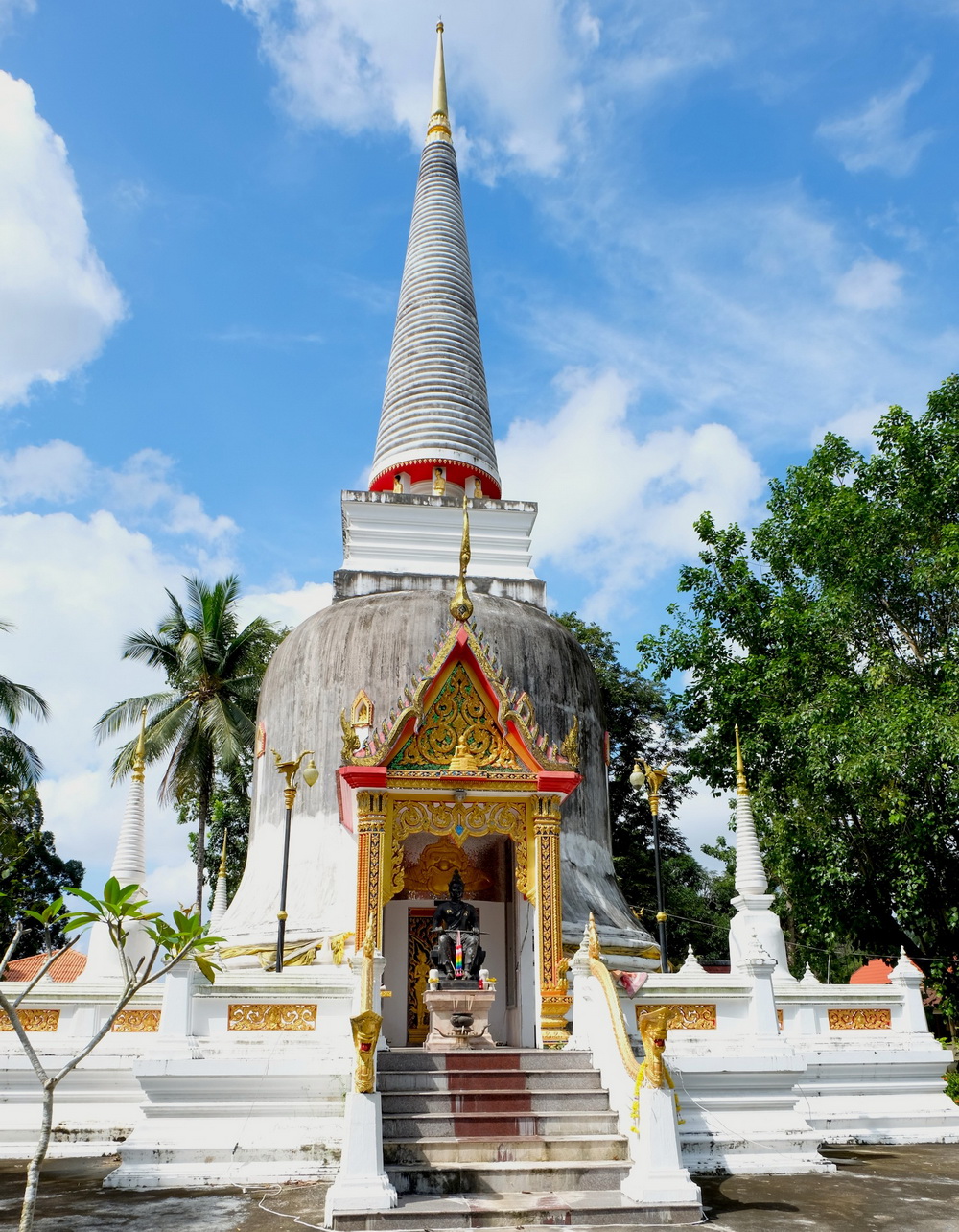 พระเจดีย์ศรีธรรมโศกราช วัดแม่เจ้าอยู่หัว
