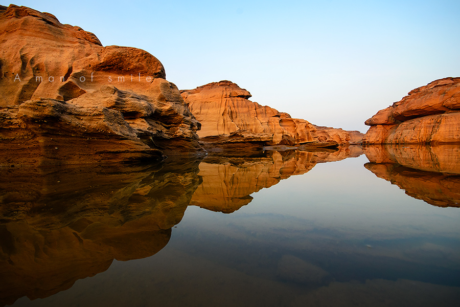 สามพันโบก