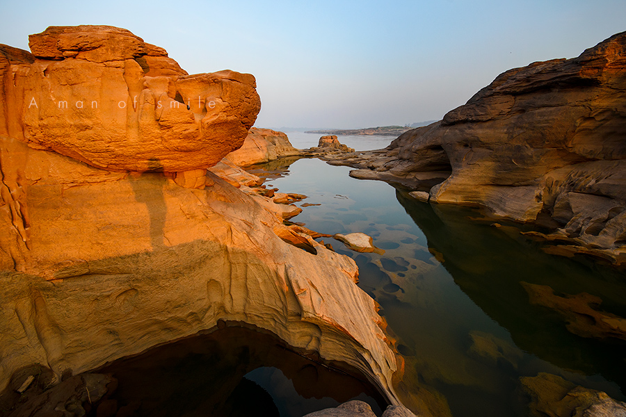 สามพันโบก