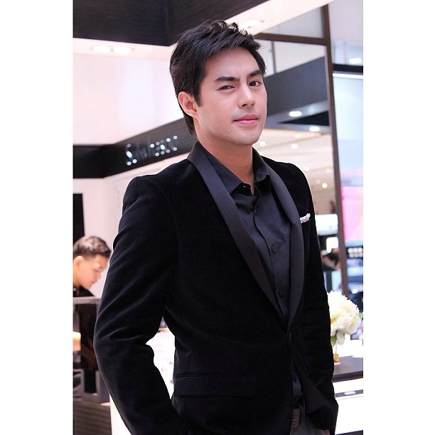 ท็อป จรณ