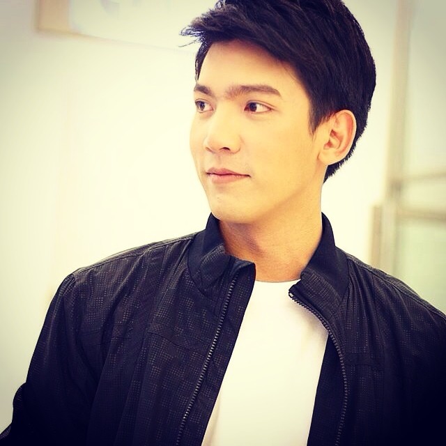 เฟิร์ส เอกพงศ์