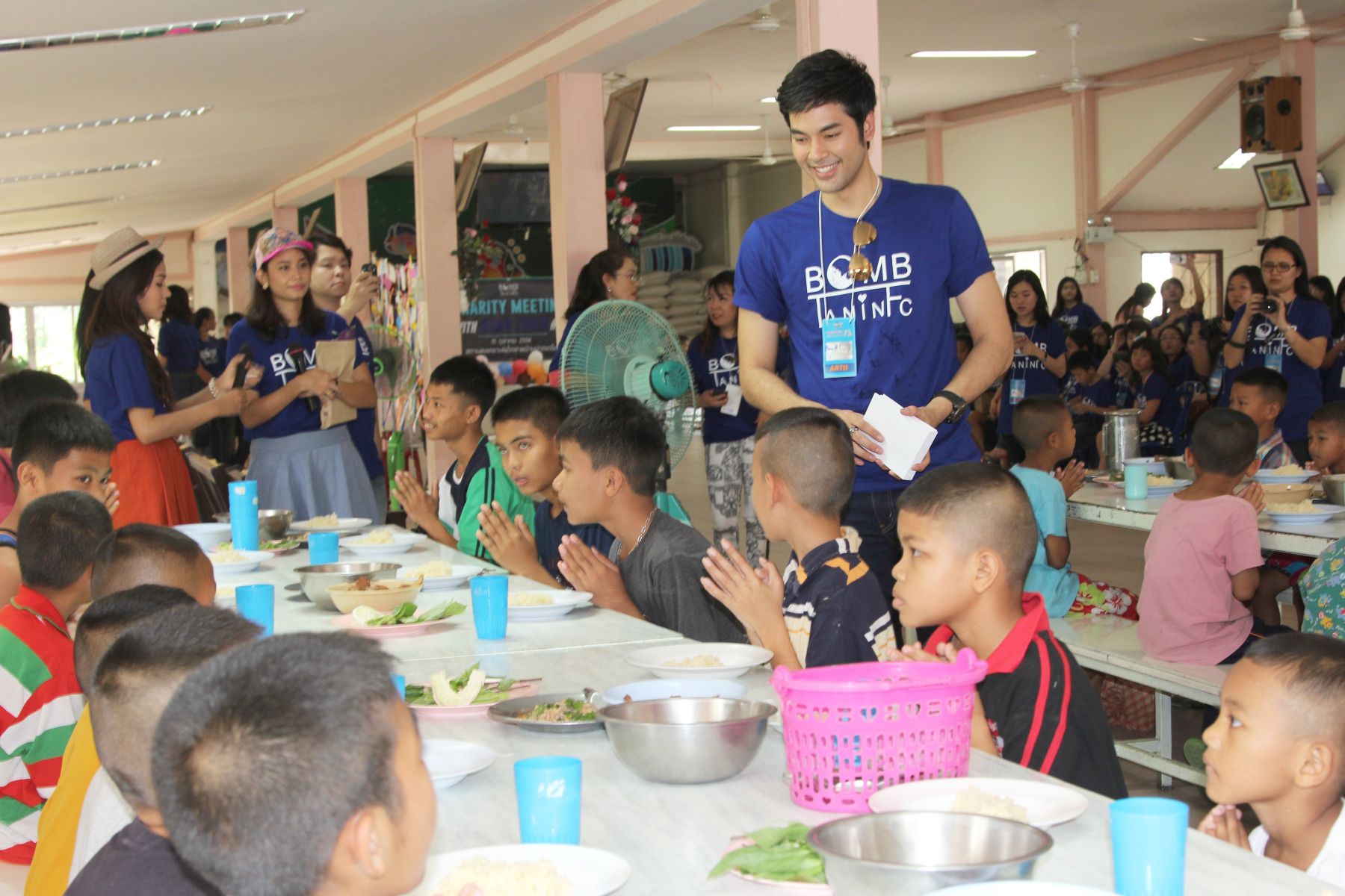 บอม ธนิน จัดมีตติ้งร่วมกับแฟนคลับ แฮปปี้กันถ้วนหน้า