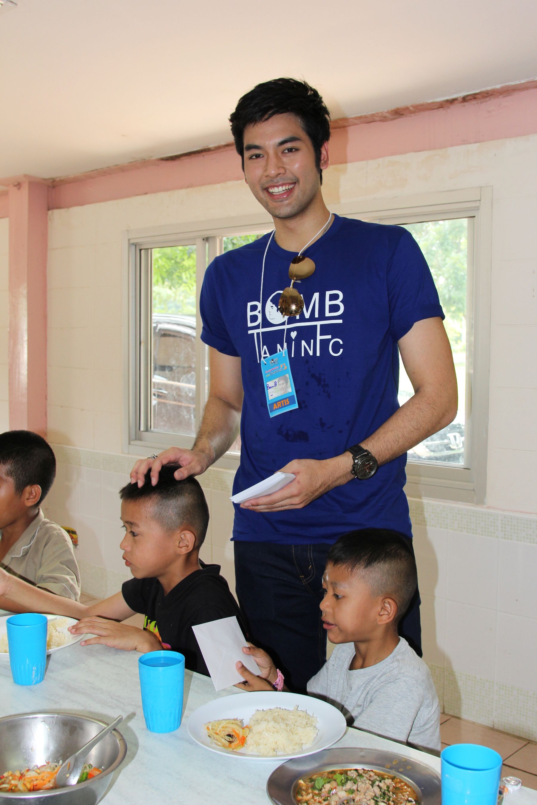 บอม ธนิน จัดมีตติ้งร่วมกับแฟนคลับ แฮปปี้กันถ้วนหน้า