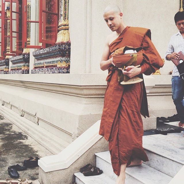 ไรอัน เจทท์ บวชแล้ว ได้ฉายา กิตติวณฺโณ แอริณ วิกกี้ ร่วมงาน