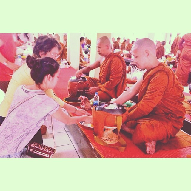 ไรอัน เจทท์ บวชแล้ว ได้ฉายา กิตติวณฺโณ แอริณ วิกกี้ ร่วมงาน