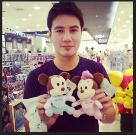 สเตฟาน ฐสิษฐ์ 