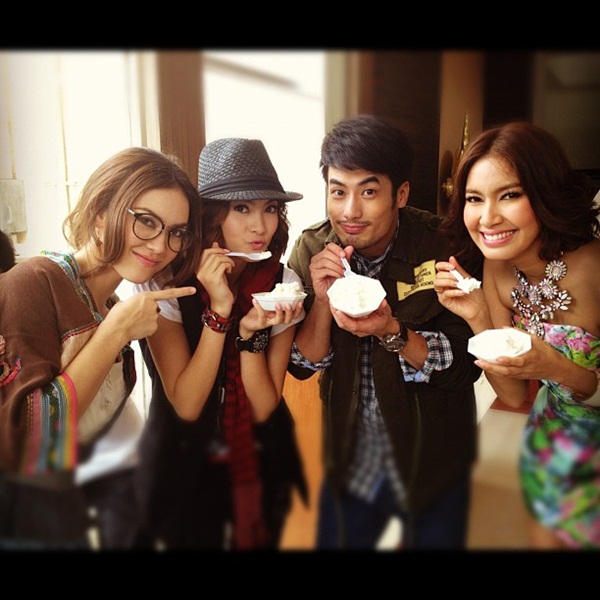 วิก 3 บวงสรวงละครซีรี่ย์ 3 ทหารเสือ ดาราพรึ่บ