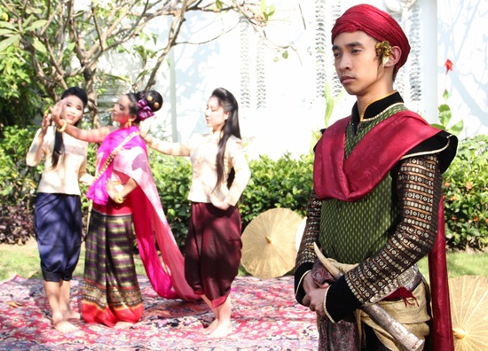 โทนี่ผี MV เพลง เพราะว่ารักเธอ