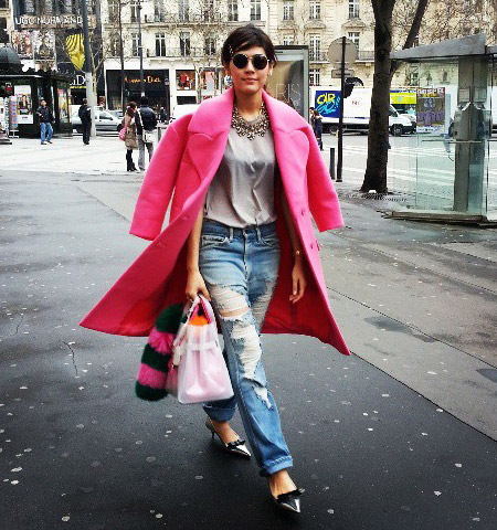 กางเกงยีนส์ขาดๆ