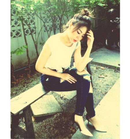 กางเกงยีนส์ขาดๆ