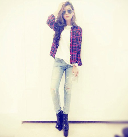 กางเกงยีนส์ขาดๆ