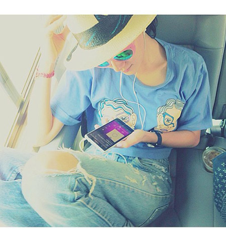 กางเกงยีนส์ขาดๆ