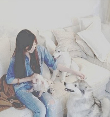 กางเกงยีนส์ขาดๆ