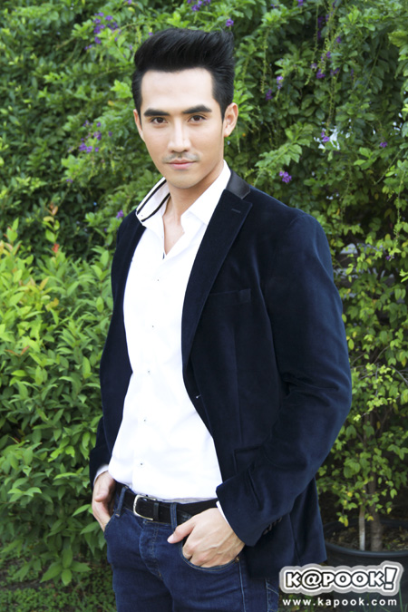 บิ๊กเอ็ม ลิขิต ควง แจม  ปาณิชดา นำทีมบวงสรวงละครจับกัง