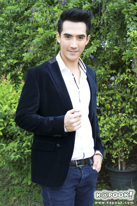 บิ๊กเอ็ม ลิขิต ควง แจม  ปาณิชดา นำทีมบวงสรวงละครจับกัง