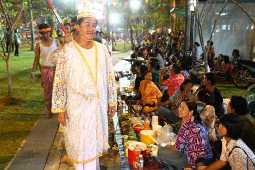 ประเพณีวันไหล