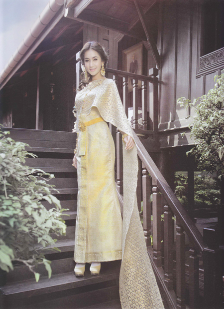 ชุดแต่งงานแบบไทย