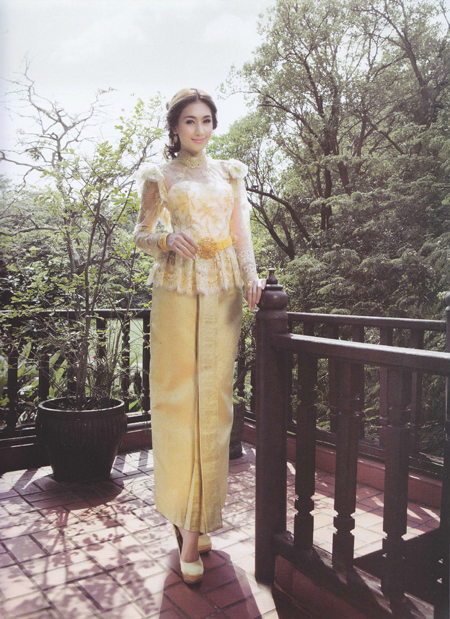 ชุดแต่งงานแบบไทย