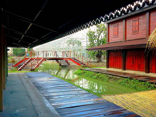 ตลาดบก เวิ้งพระนคร