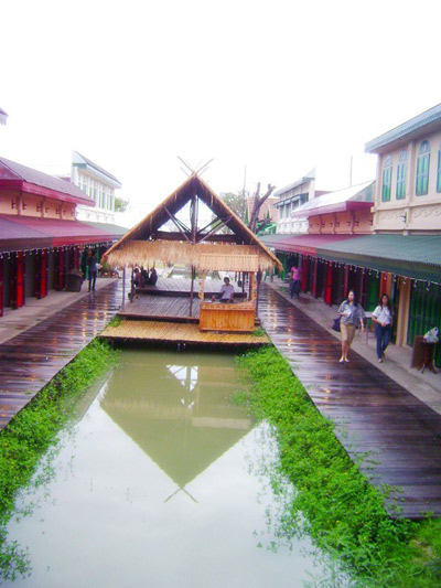 ตลาดบก เวิ้งพระนคร